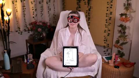 QuinnMonroe online show from February 20, 11:43 pm