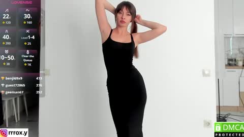 r00xvel online show from April 12, 9:35 am