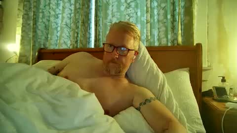 r_o_h_a_n_r_o_o_m online show from March 10, 3:49 pm