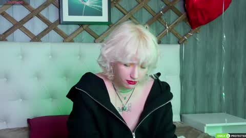 Snapshot of rachelcart chatting on March 5, 6:44 am RachelCart online show from March 5, 6:44 am