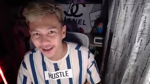 ralfhuge24 online show from April 21, 11:17 am