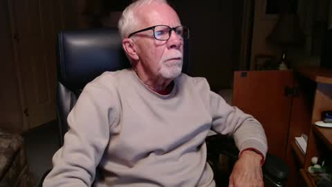 ranger1001 online show from December 4, 10:02 pm