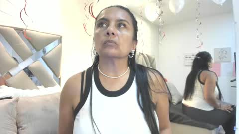 Raquel Moore  online show from February 24, 12:19 pm