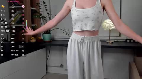 Nicole online show from November 6, 3:04 pm