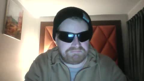 rathernotbeknown online show from December 18, 12:44 pm