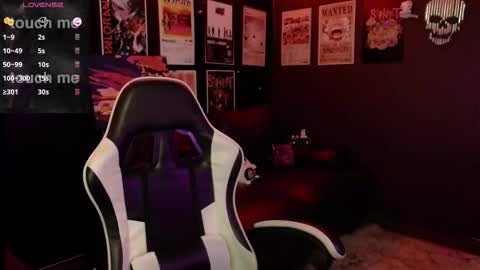 Raven online show from November 11, 8:11 pm