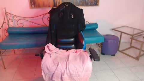 Raven online show from April 1, 8:06 pm