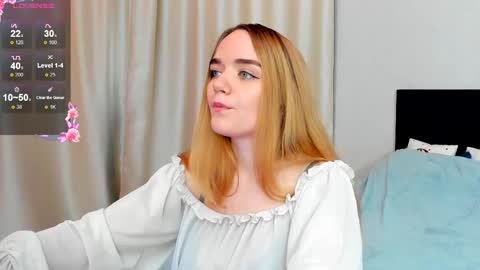 Snapshot of raven_radiantt chatting on September 24, 12:23 pm Janet online show from September 24, 12:23 pm