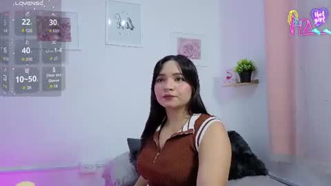 raven_walker00 online show from July 25, 8:40 pm