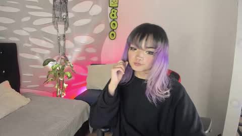 Snapshot of ravencollen chatting on October 19, 12:32 pm ravencollen online show from October 19, 12:32 pm