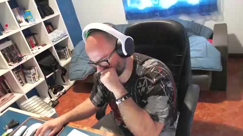 ravingr3d3 online show from April 21, 8:21 am