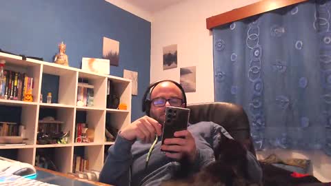 ravingr3d3 online show from March 6, 10:15 pm