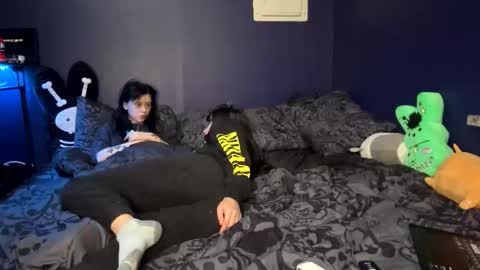 Ravyn and Nyx online show from October 24, 3:40 am