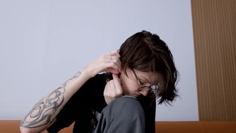 Ray-Ray online show from March 11, 2:47 am