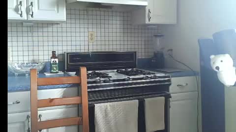 Ray online show from April 20, 9:18 pm