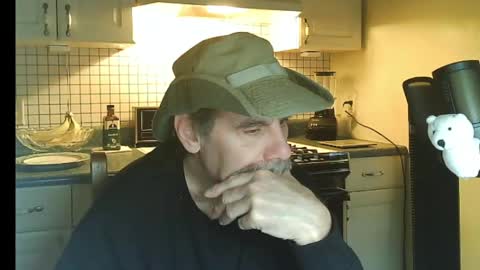 Ray online show from April 22, 9:49 am