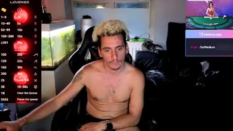 Rayzel White online show from August 2, 7:48 pm