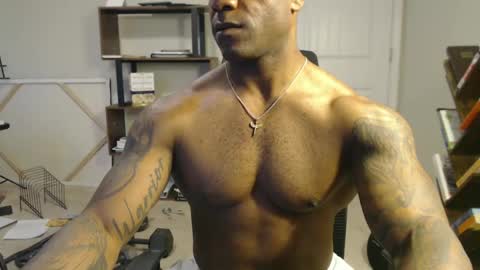 Snapshot of realreyblack chatting on October 4, 11:02 pm Rey online show from October 4, 11:02 pm