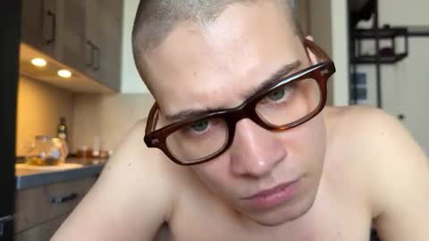 AliceEve online show from April 10, 11:04 am