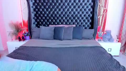 rebecca_diamonds online show from April 19, 5:41 am