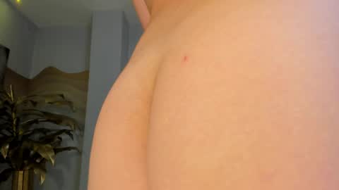 Rebe online show from April 3, 9:44 pm