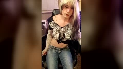 rebeckaloves online show from July 3, 7:57 am