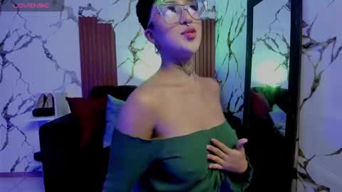 Snapshot of rebeka_baker chatting on October 8, 1:28 pm REBEKA online show from October 8, 1:28 pm