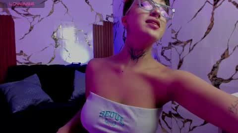Snapshot of rebeka_baker chatting on September 23, 2:38 am REBEKA online show from September 23, 2:38 am