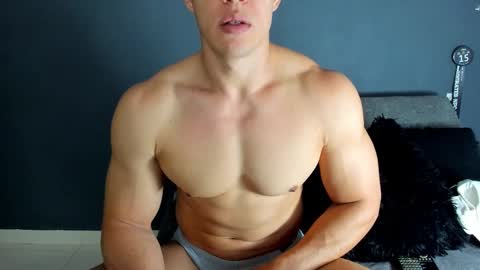 twitter REECET26 instagram RECCETAYLOR online show from October 22, 1:09 am