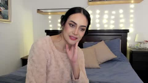 red_flower203 online show from November 27, 5:42 pm