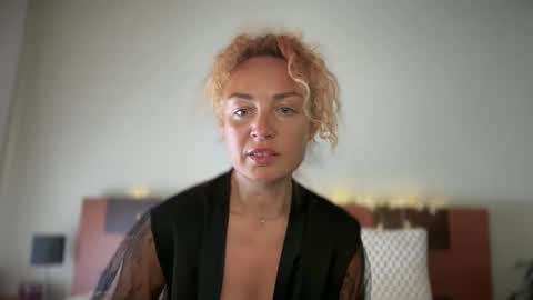 Emily online show from June 3, 2:33 pm