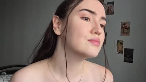 redginbluebersky online show from April 9, 6:52 am