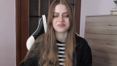 Lily online show from May 24, 3:36 am
