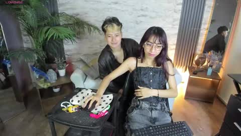 redhood_1_ online show from March 18, 12:44 pm