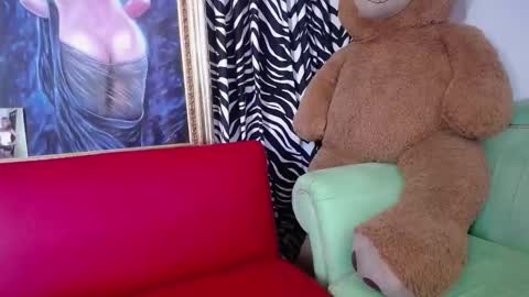 MIA online show from November 15, 6:20 pm