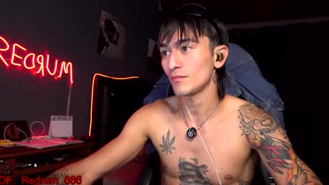 Snapshot of redrum_696 chatting on October 4, 10:51 pm Red online show from October 4, 10:51 pm