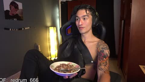 Snapshot of redrum_696 chatting on January 23, 6:14 pm Red online show from January 23, 6:14 pm