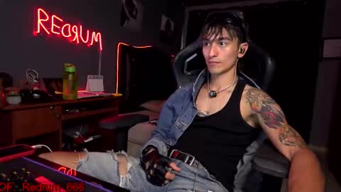 Snapshot of redrum_696 chatting on October 7, 5:42 pm Red online show from October 7, 5:42 pm