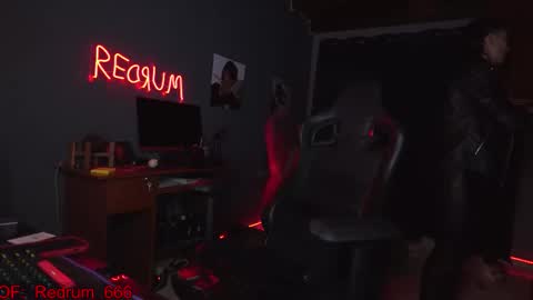 Red online show from November 16, 11:40 pm