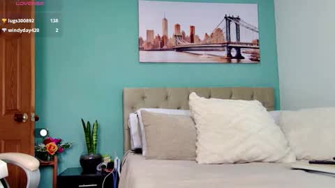 Yanella online show from February 1, 7:11 pm