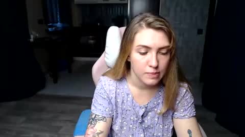 Snapshot of reginasmilee chatting on September 22, 3:54 am Regina online show from September 22, 3:54 am