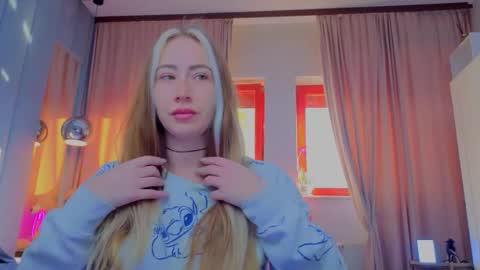 reina cummings online show from November 24, 7:18 am