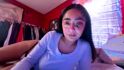 reinaassss online show from April 15, 5:27 pm