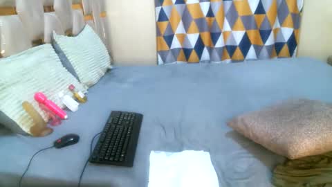 remmyqueen online show from June 7, 12:27 am