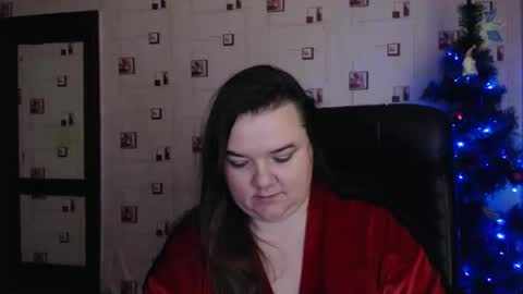 renataoia online show from January 11, 5:07 pm