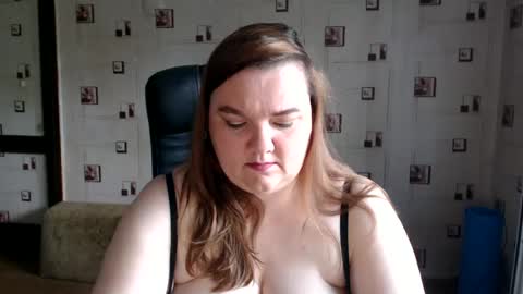 renataoia online show from June 27, 9:48 am