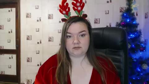 renataoia online show from December 28, 2:10 pm