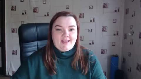 renataoia online show from April 25, 2:47 pm