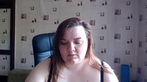 renataoia online show from June 7, 12:43 pm