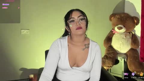 renatawilsom online show from March 6, 1:43 pm